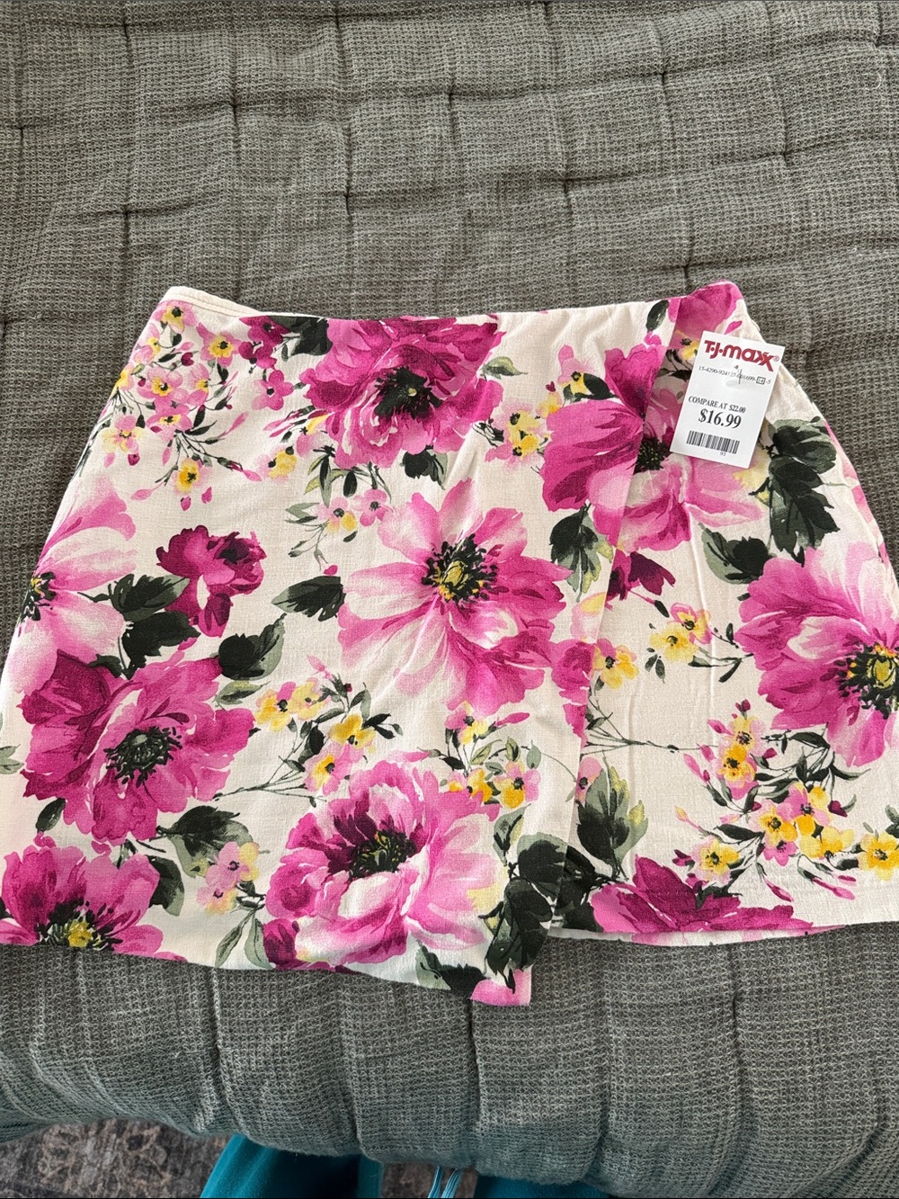 Abercrombie & Fitch Pink Floral Lined Skirt